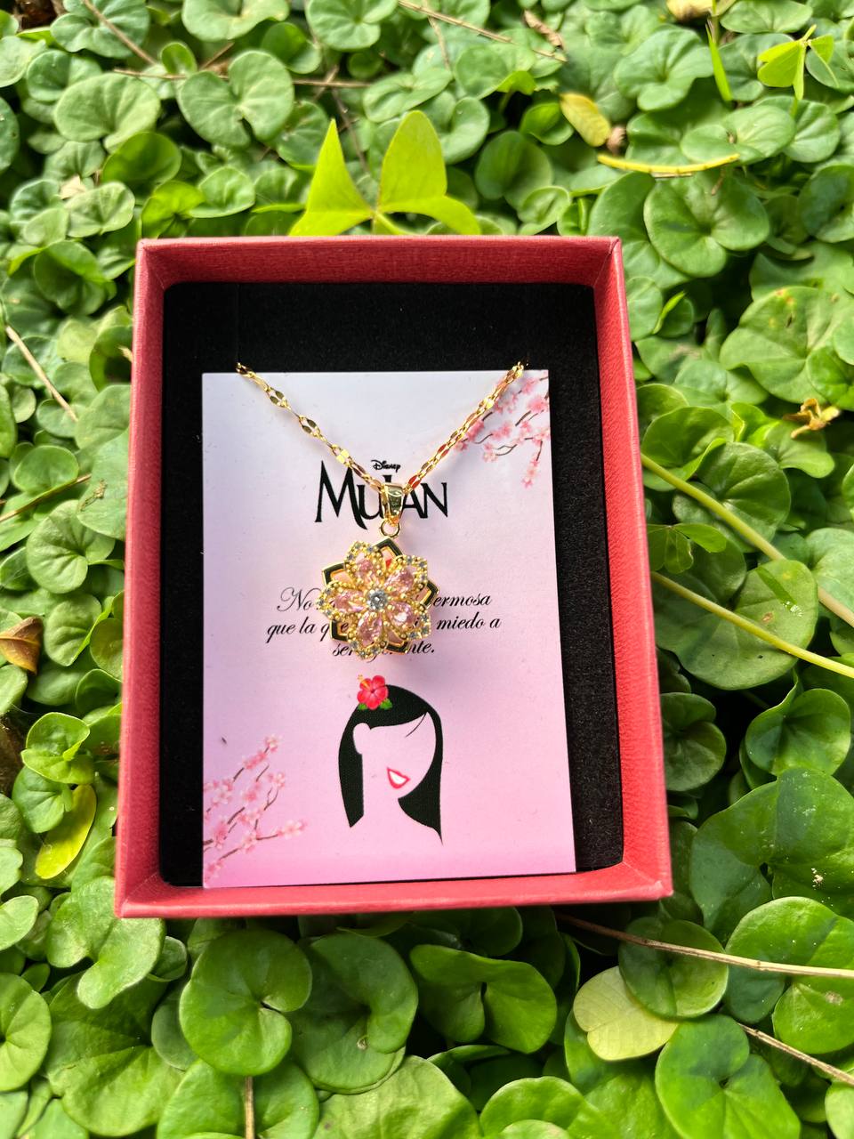 COLLAR PRINCESA MULAN+CAJA REGALO