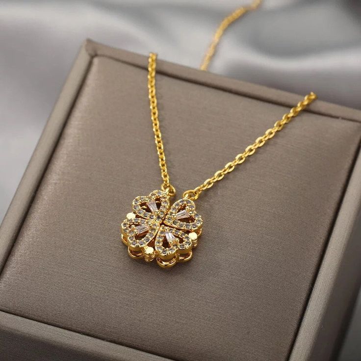 COLLAR TREBOL CORAZON (CON CAJA DE REGALO)
